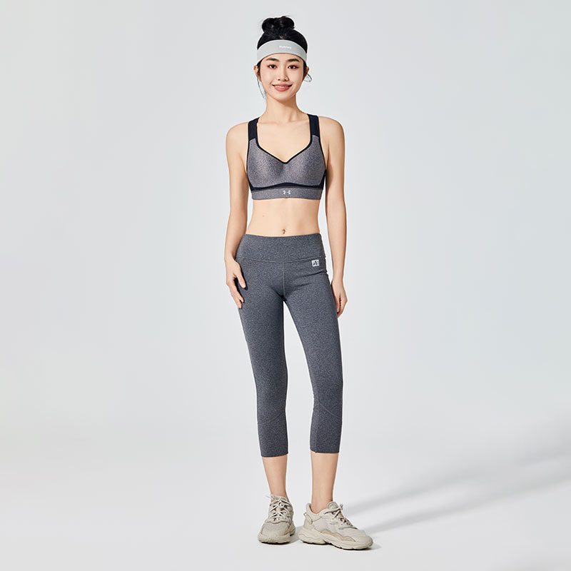 Soutien-gorge de sport de couleur gris noir avec extension de soutien-gorge